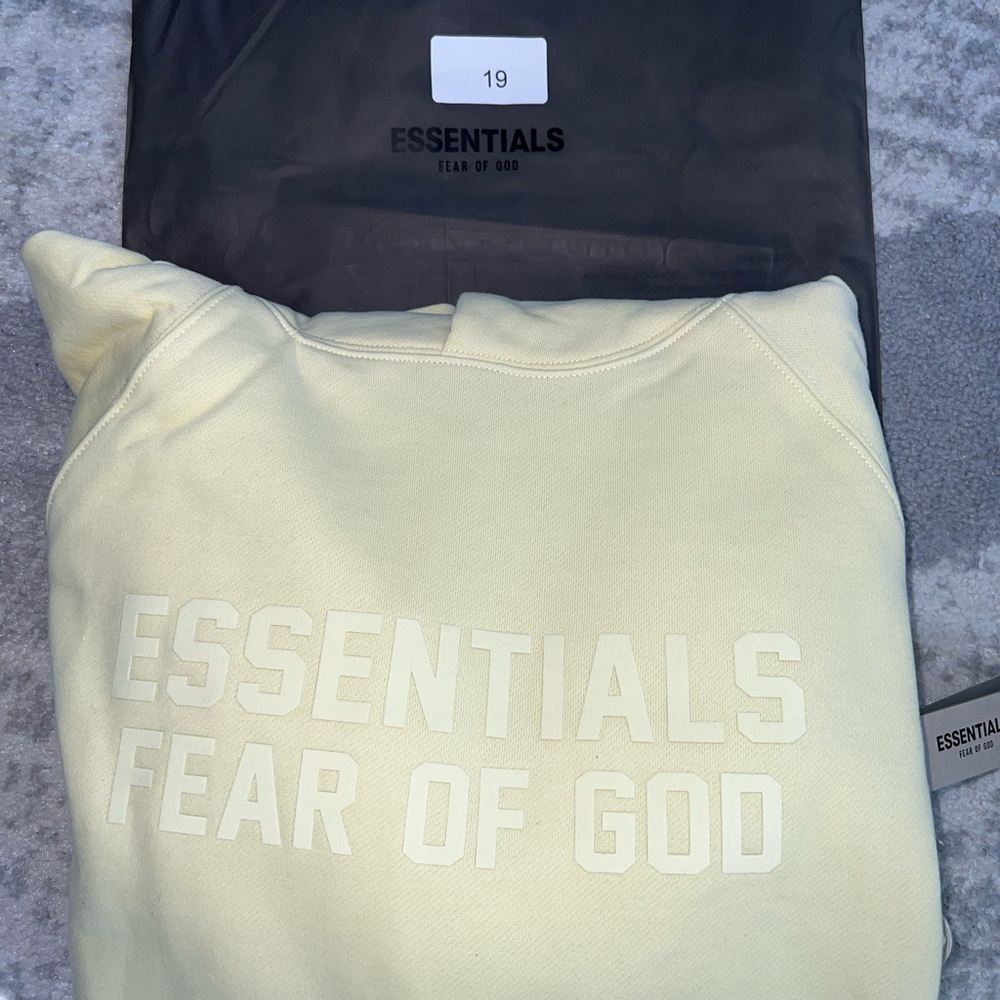 Brand New Fear Of God FOG Essentials Canary Hoodie Size Large